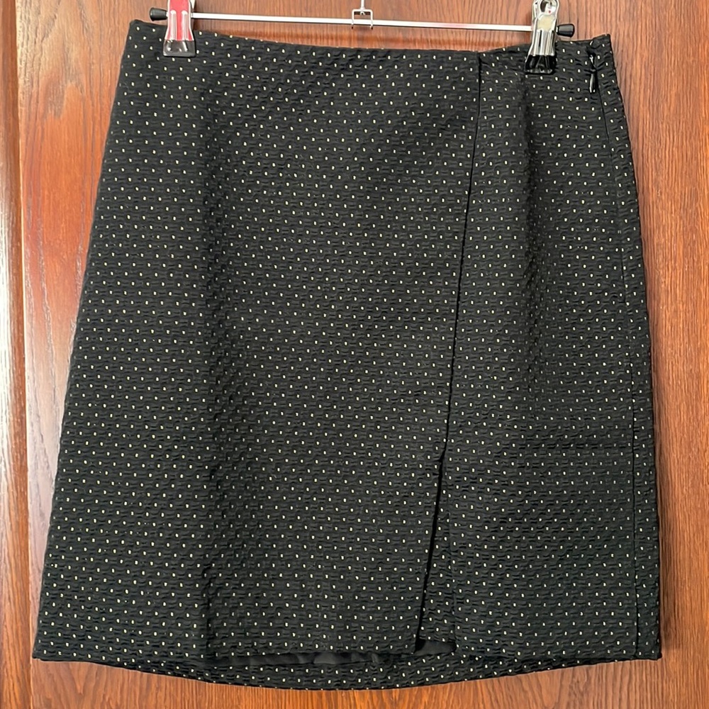 Ann Taylor Woman’s skirt